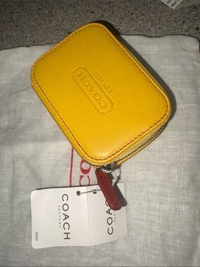 Coach Yellow Leather pill box / Case with Red Pull. NWT ! Price firm
